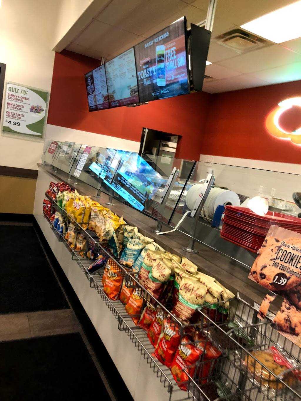 Quiznos | restaurant | 223 North Service Rd W Bldg A, Oakville, ON L6M 3R2, Canada | 9058423456 OR +1 905-842-3456
