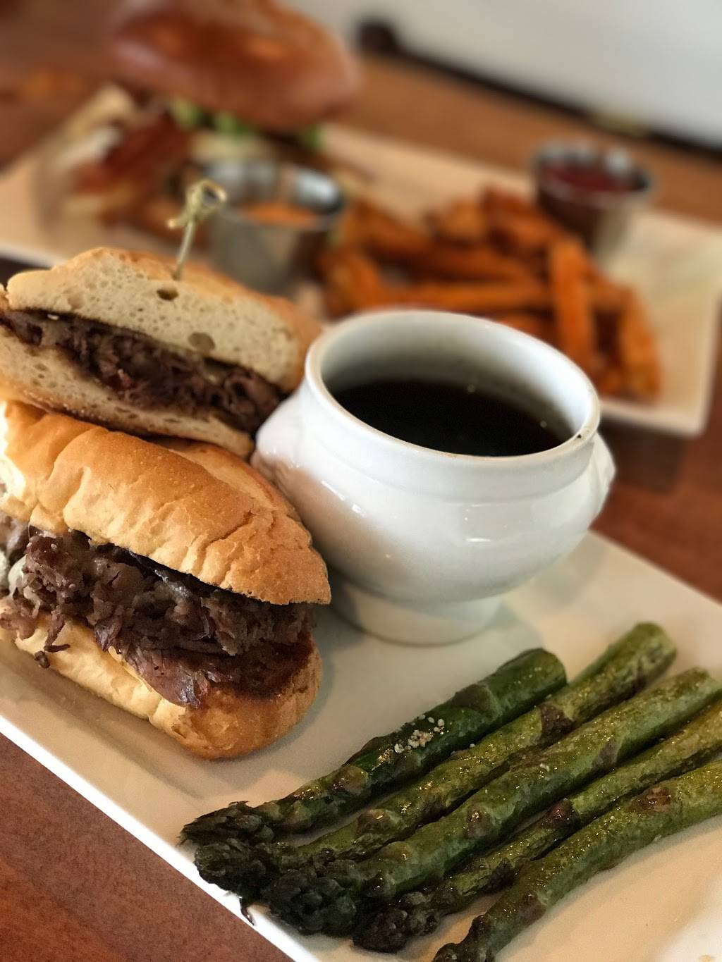 The Farmhouse | restaurant | 285 Ridinger St, Christiansburg, VA 24073, USA | 5402517600 OR +1 540-251-7600