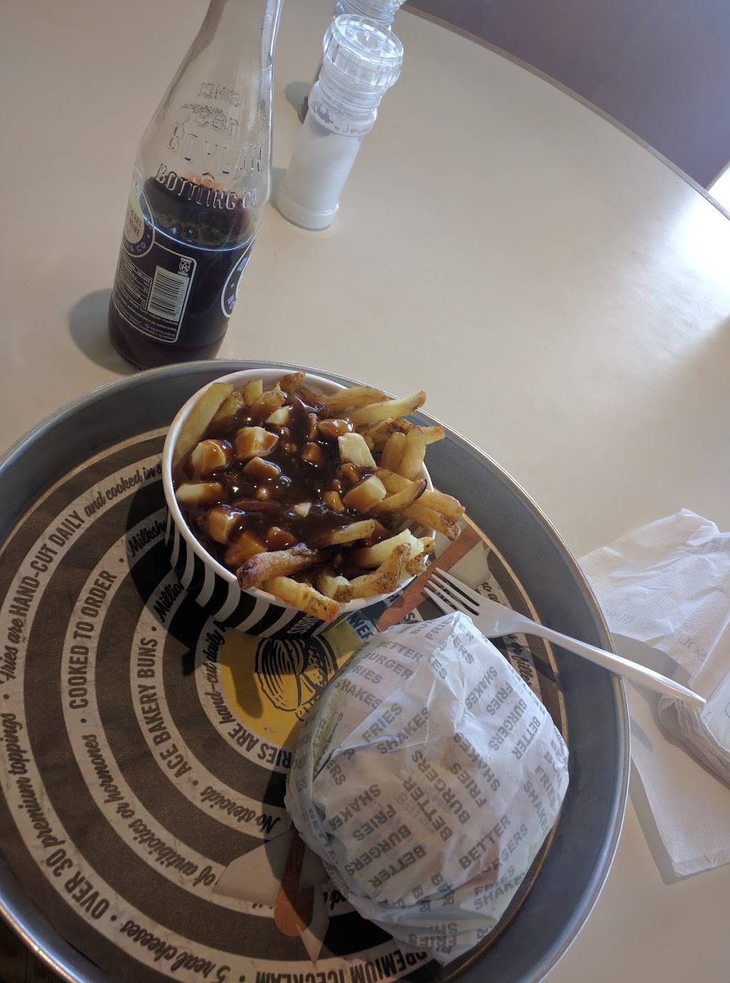 South St. Burger | restaurant | 2215 Steeles Ave W, North York, ON M3J 3N2, Canada | 4165141412 OR +1 416-514-1412