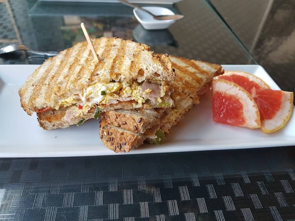 CREME CAFE | cafe | 2 Queen St E #101, Cambridge, ON N3C 2A6, Canada | 5192602227 OR +1 519-260-2227