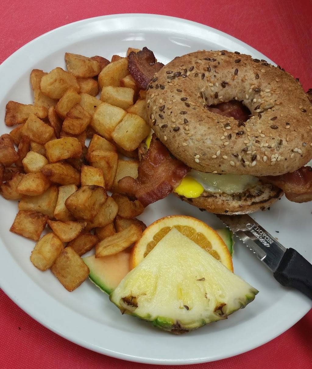 La Pomme Verte | restaurant | 560 Rue Notre Dame E, Victoriaville, QC G6P 4B5, Canada | 8197953335 OR +1 819-795-3335