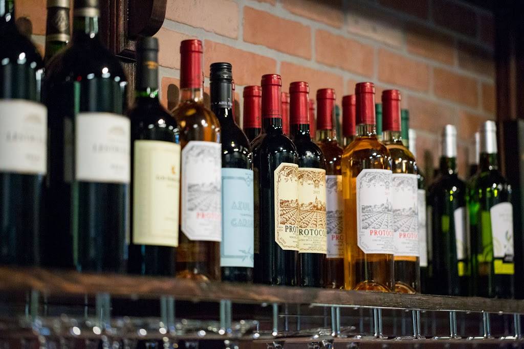 Vacillate Wine and Beer Bar | restaurant | 15512 SW 88th St, Miami, FL 33196, USA | 7863324765 OR +1 786-332-4765