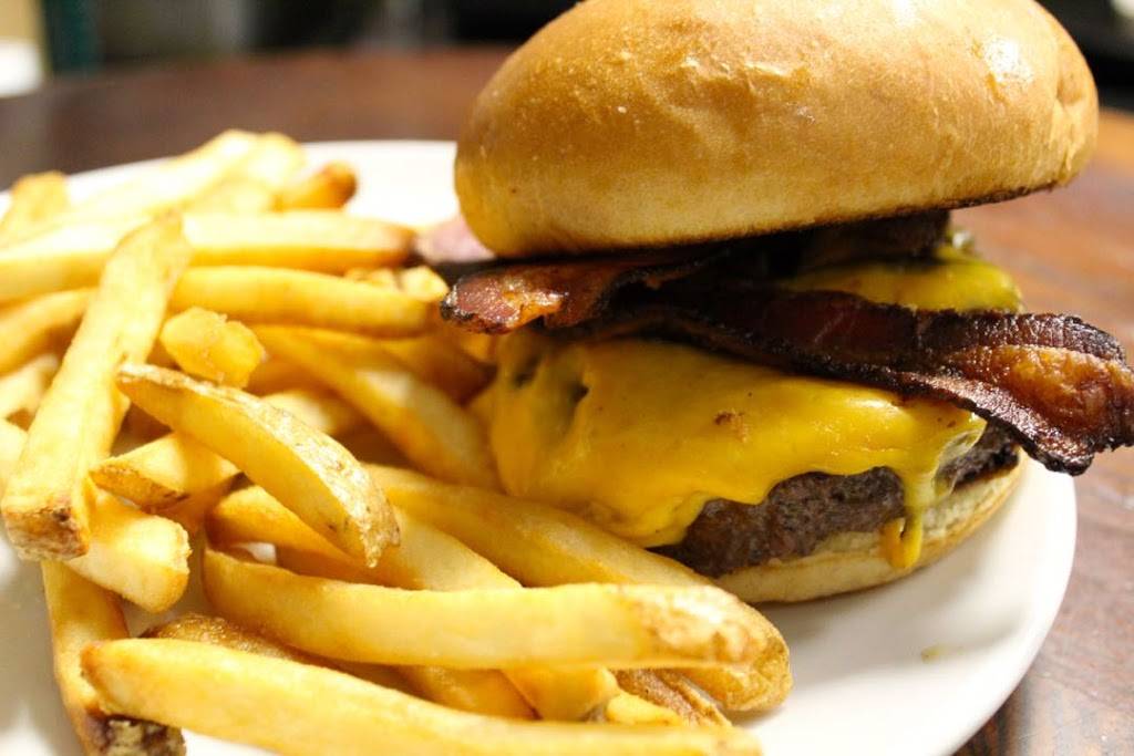 Auld Dubliner Squaw Valley | restaurant | 1850 Village South Rd #41, Olympic Valley, CA 96146, USA | 5305846041 OR +1 530-584-6041