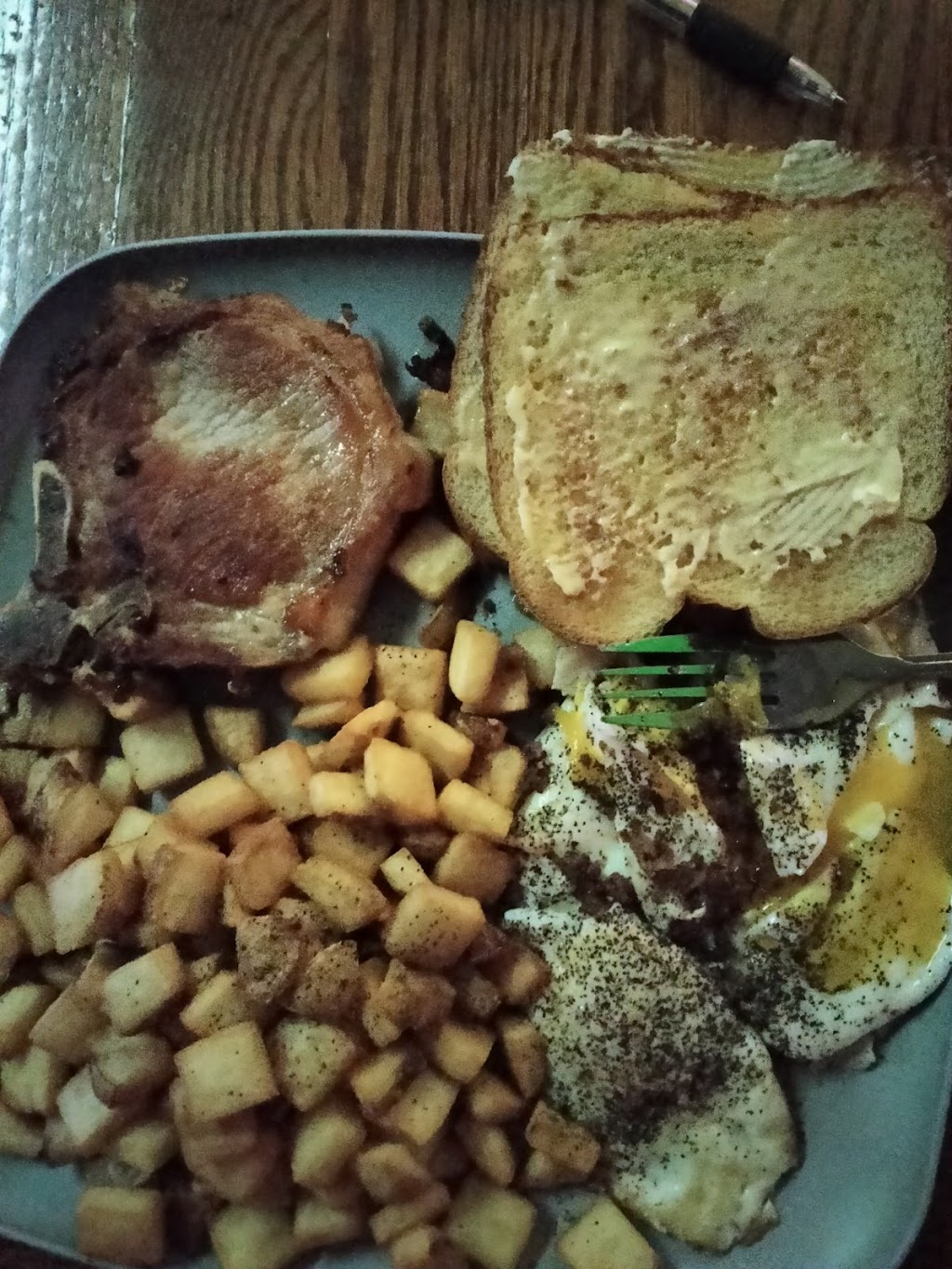 The Hide-A-Way bar & grill | restaurant | 3119 Sissonville Dr, Charleston, WV 25312, USA | 3045936157 OR +1 304-593-6157