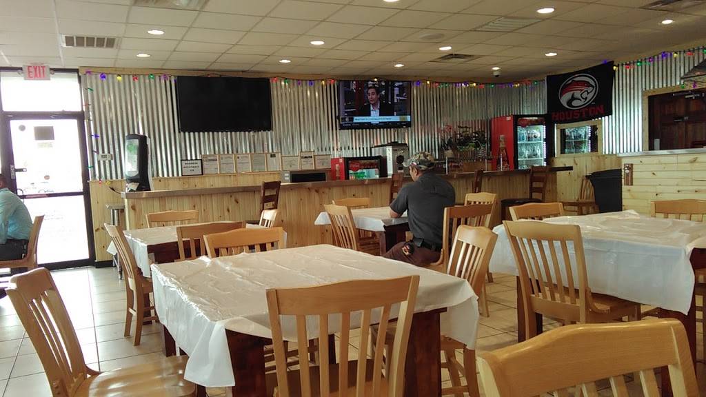 La Crawfish | restaurant | 3331 Telephone Rd, Houston, TX 77023, USA | 8328046901 OR +1 832-804-6901