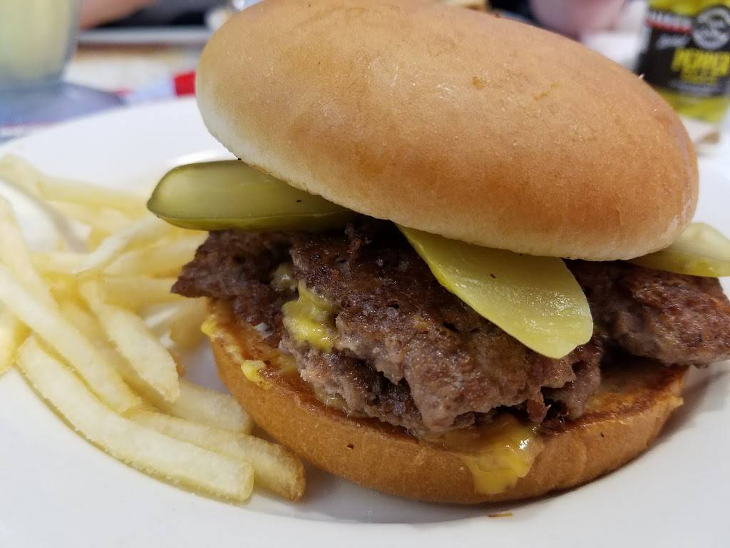 Steak n Shake | restaurant | 4240 Venture Dr, Peru, IL 61354, USA | 8152243111 OR +1 815-224-3111