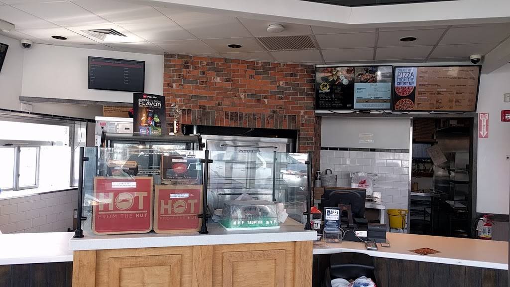 Pizza Hut | meal takeaway | 224 Broadway, Taunton, MA 02780, USA | 5088222448 OR +1 508-822-2448