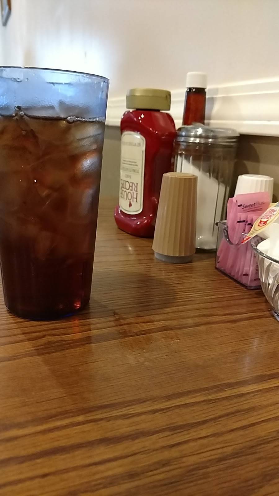 Cindy Bs Cafe | restaurant | 1110 Locust St, Murphysboro, IL 62966, USA | 6186842776 OR +1 618-684-2776