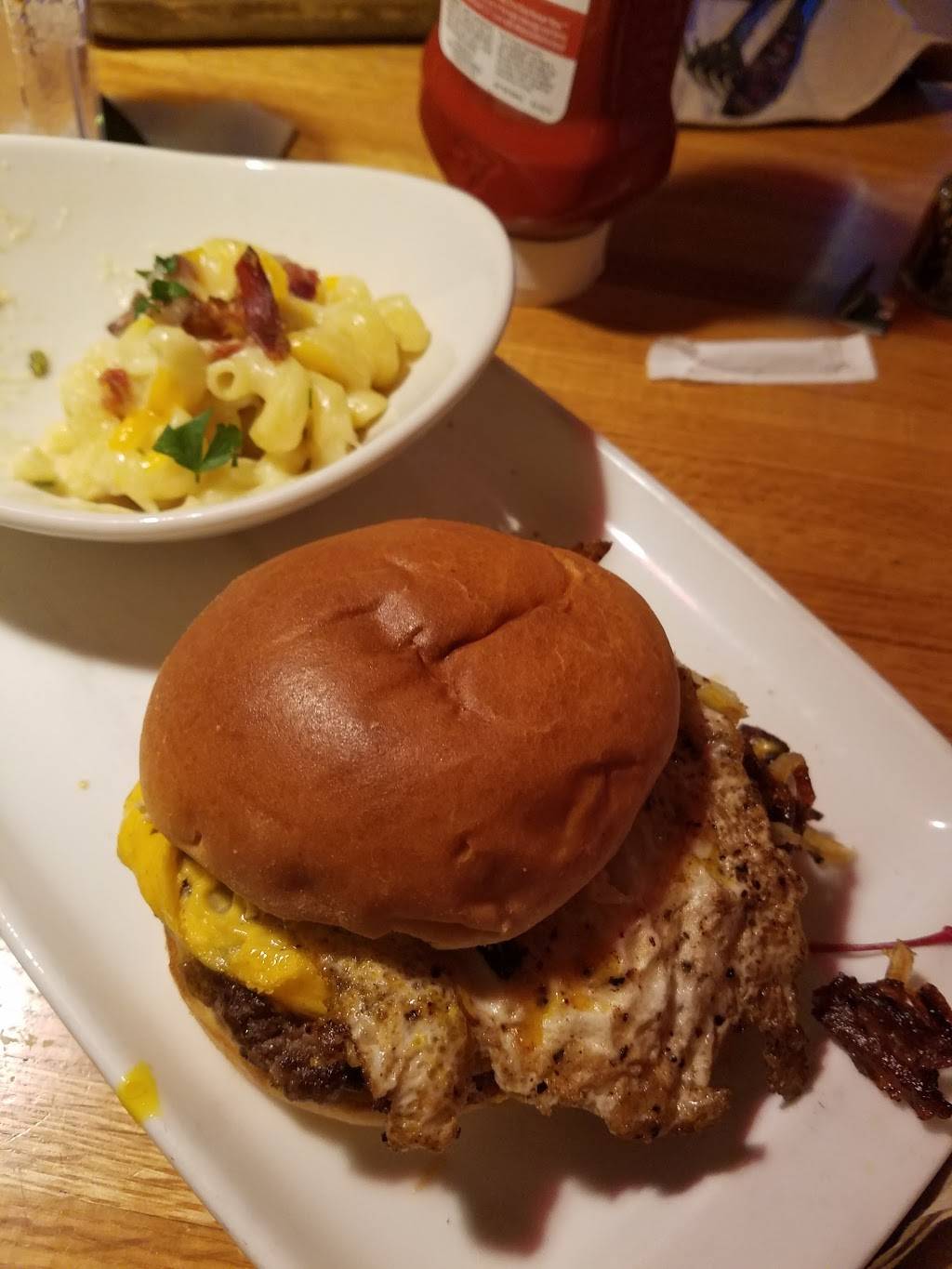 Applebees Grill + Bar | restaurant | 3851 Alpine Ave NW, Comstock Park, MI 49321, USA | 6167846199 OR +1 616-784-6199