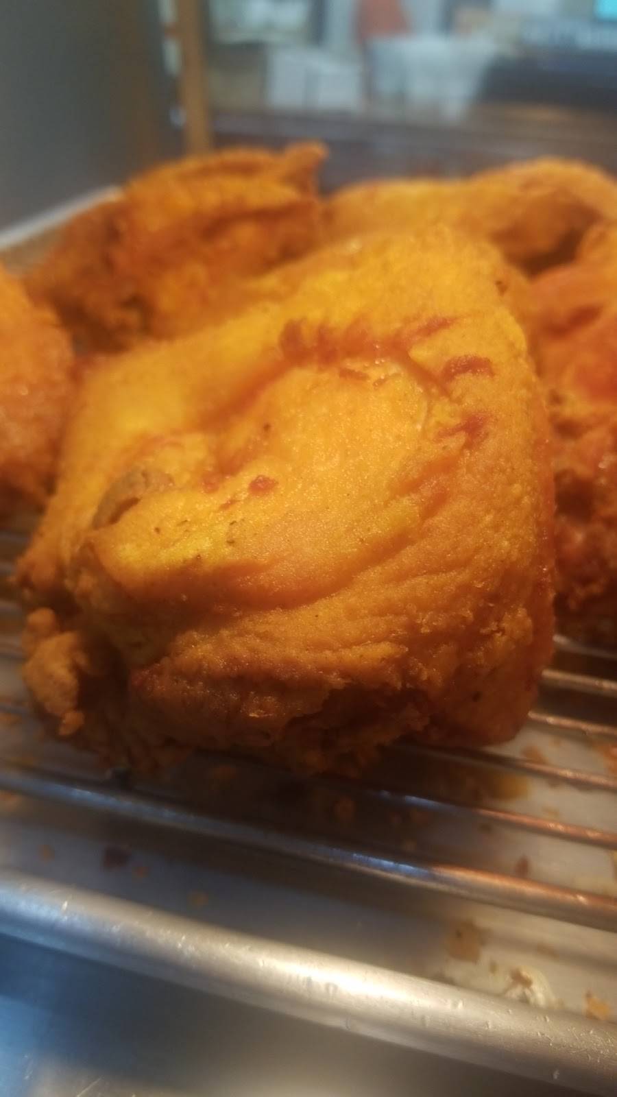 Dallas Chicken & Biscuits | meal takeaway | 2027 Lexington Ave, New York, NY 10035, USA | 9172615452 OR +1 917-261-5452