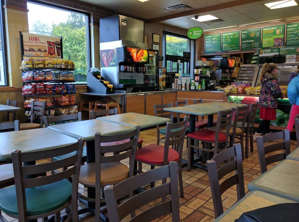 Subway | restaurant | 1295 Toronto Rd, Springfield, IL 62712, USA | 2175851355 OR +1 217-585-1355