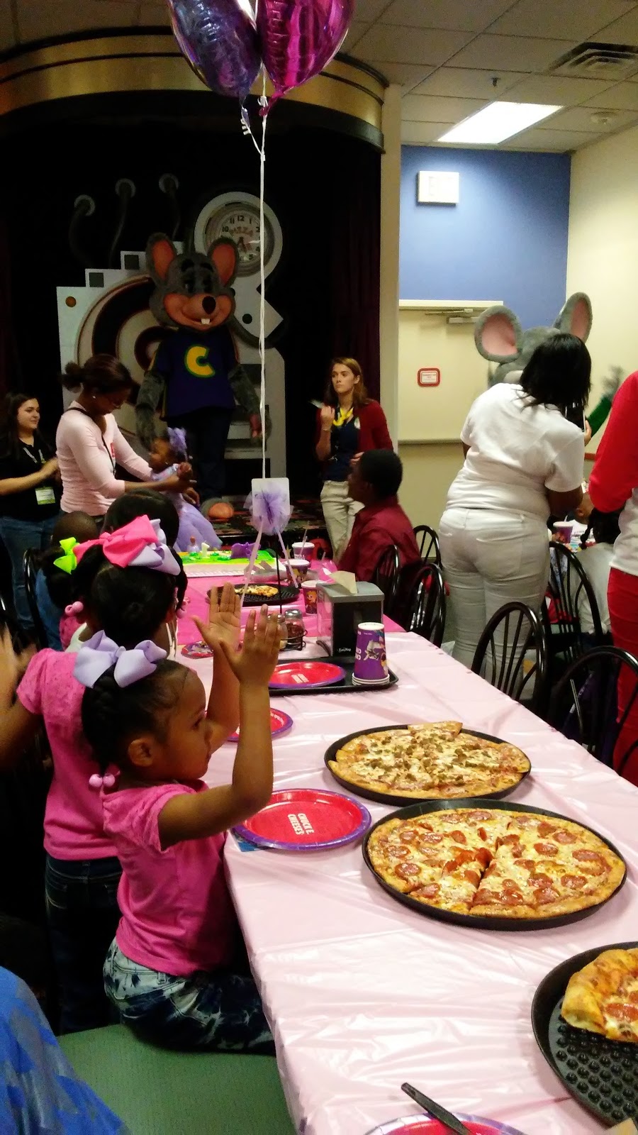 Chuck E. Cheese | restaurant | 1725 Metro Dr, Alexandria, LA 71301, USA | 3184459843 OR +1 318-445-9843