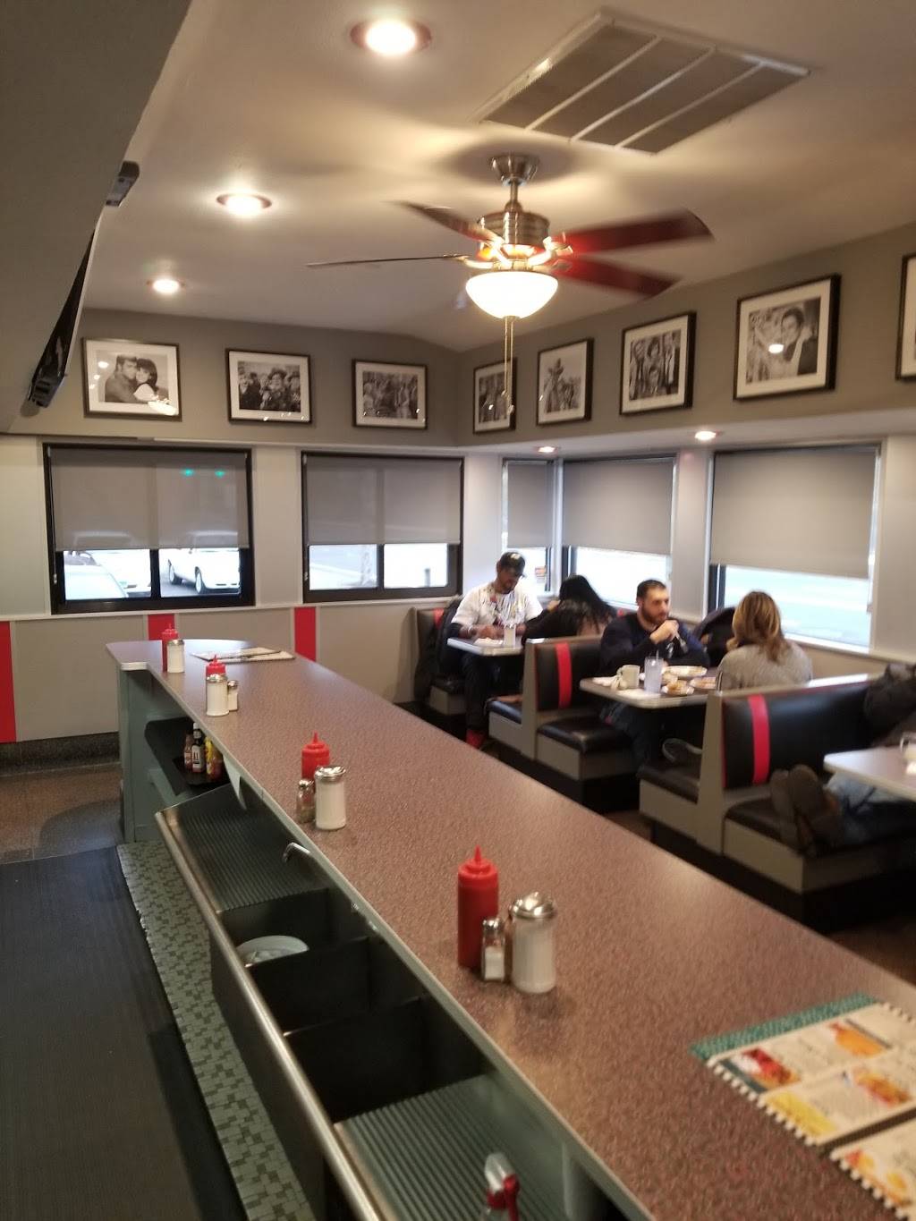 Codys Diner | restaurant | 95 Water St, New Haven, CT 06511, USA | 2035620044 OR +1 203-562-0044