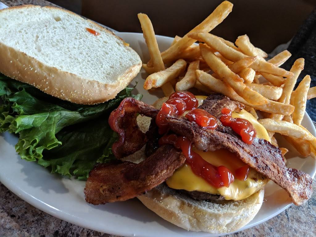 Brunos Family Restaurant & Bar | restaurant | 204 Center St E, Eatonville, WA 98328, USA | 3608327866 OR +1 360-832-7866