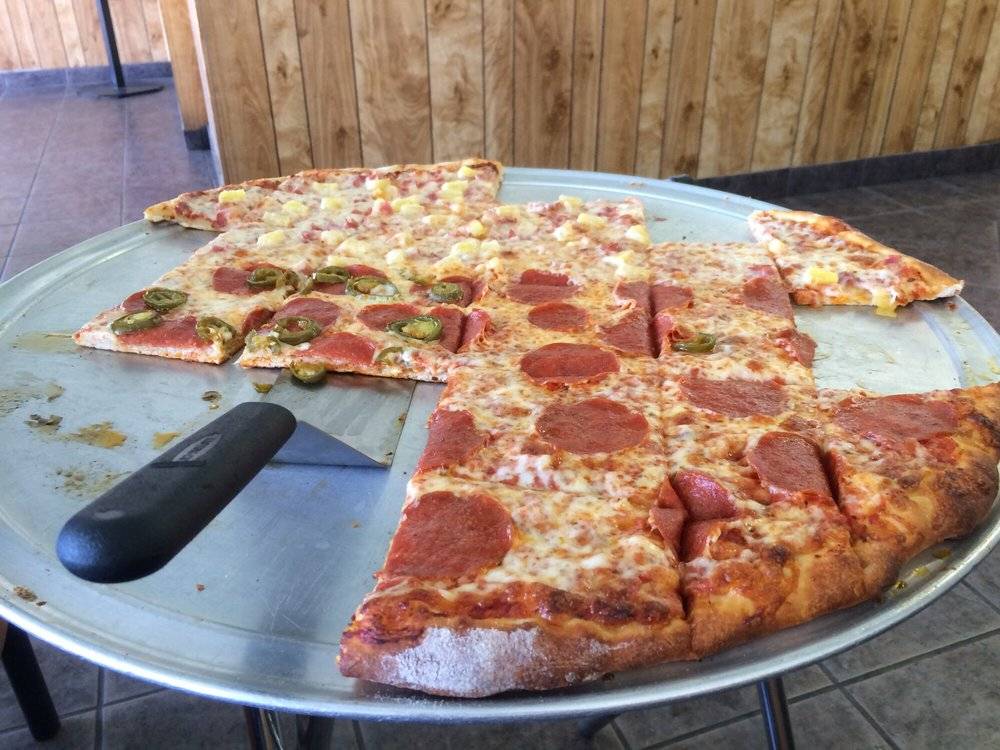 Giant Manhattan Pizza | meal delivery | 1412 Burton Mesa Blvd, Lompoc, CA 93436, USA | 8057334777 OR +1 805-733-4777