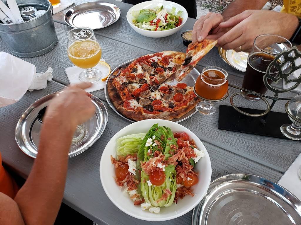 Hopscotch Brick Oven and Taproom | restaurant | 2032 US-31, Traverse City, MI 49686, USA | 2312524718 OR +1 231-252-4718