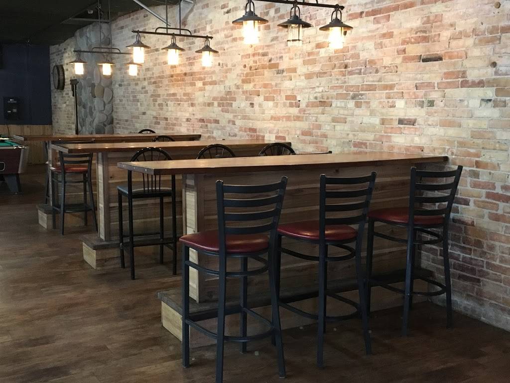 Star Shooters Bar & Restaurant | restaurant | 120 S Michigan Ave, Big Rapids, MI 49307, USA | 2317964842 OR +1 231-796-4842