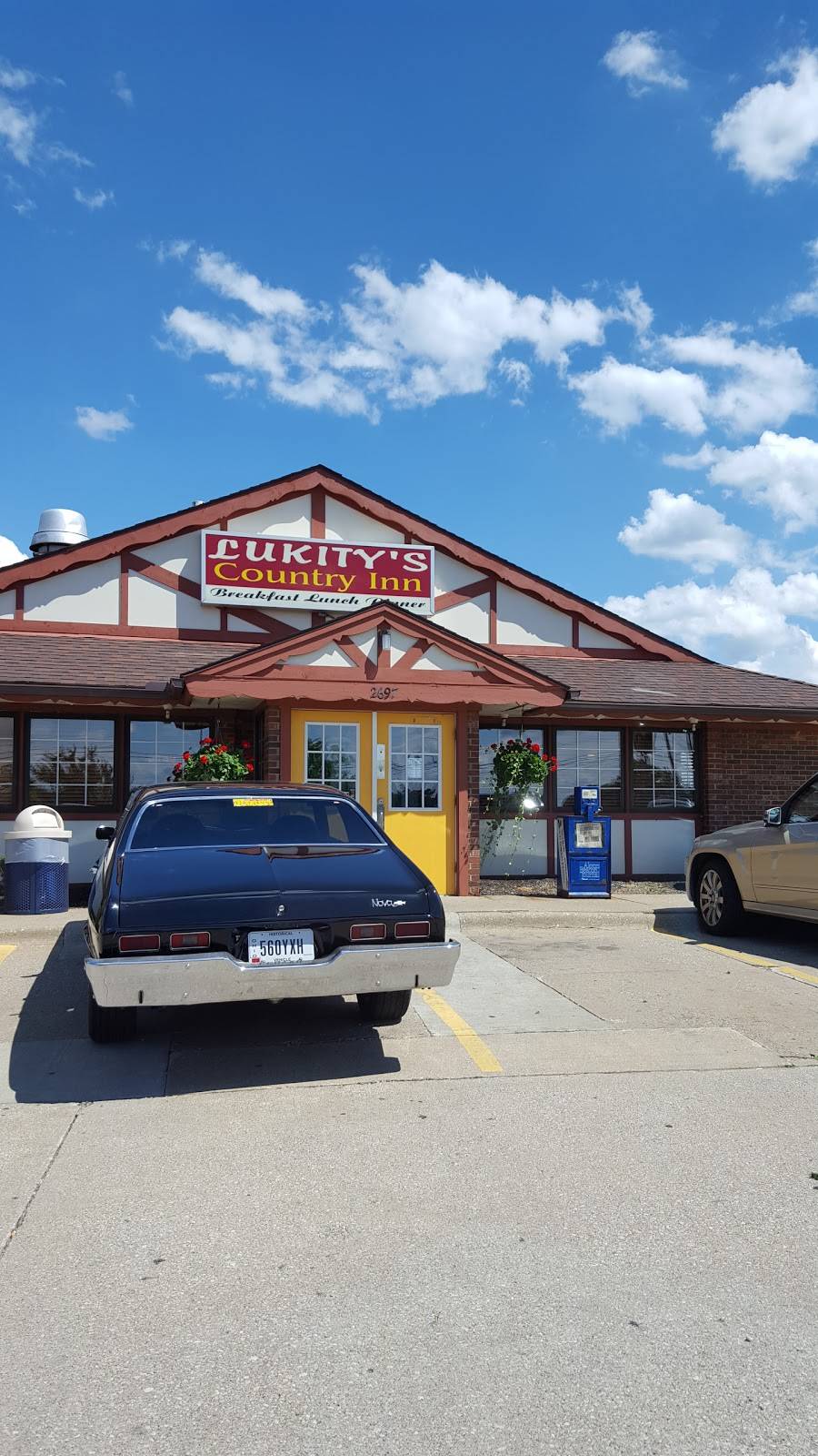 Lukity Country Inn | restaurant | 2697 Manchester Rd, Akron, OH 44319, USA | 3307535983 OR +1 330-753-5983