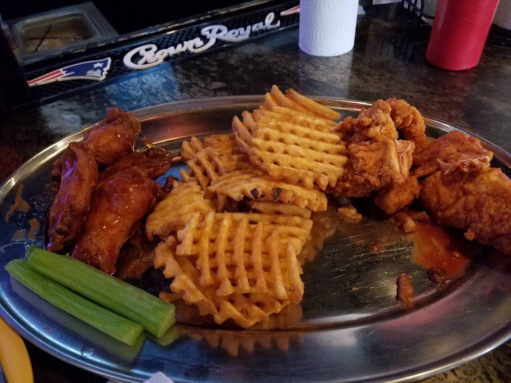 Hangar Pub & Grill Westfield | restaurant | 29 School St, Westfield, MA 01085, USA | 4135629450 OR +1 413-562-9450