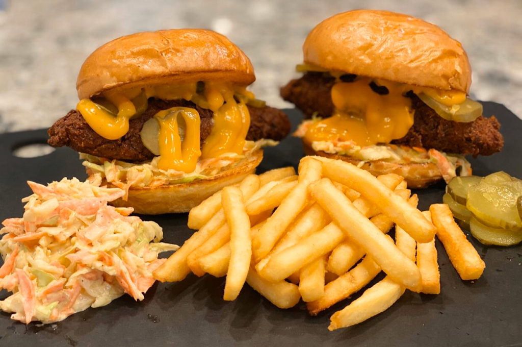 YoYo Burgers and Chicken | restaurant | 510 N Brookhurst St #103, Anaheim, CA 92801, USA | 8333289696 OR +1 833-328-9696