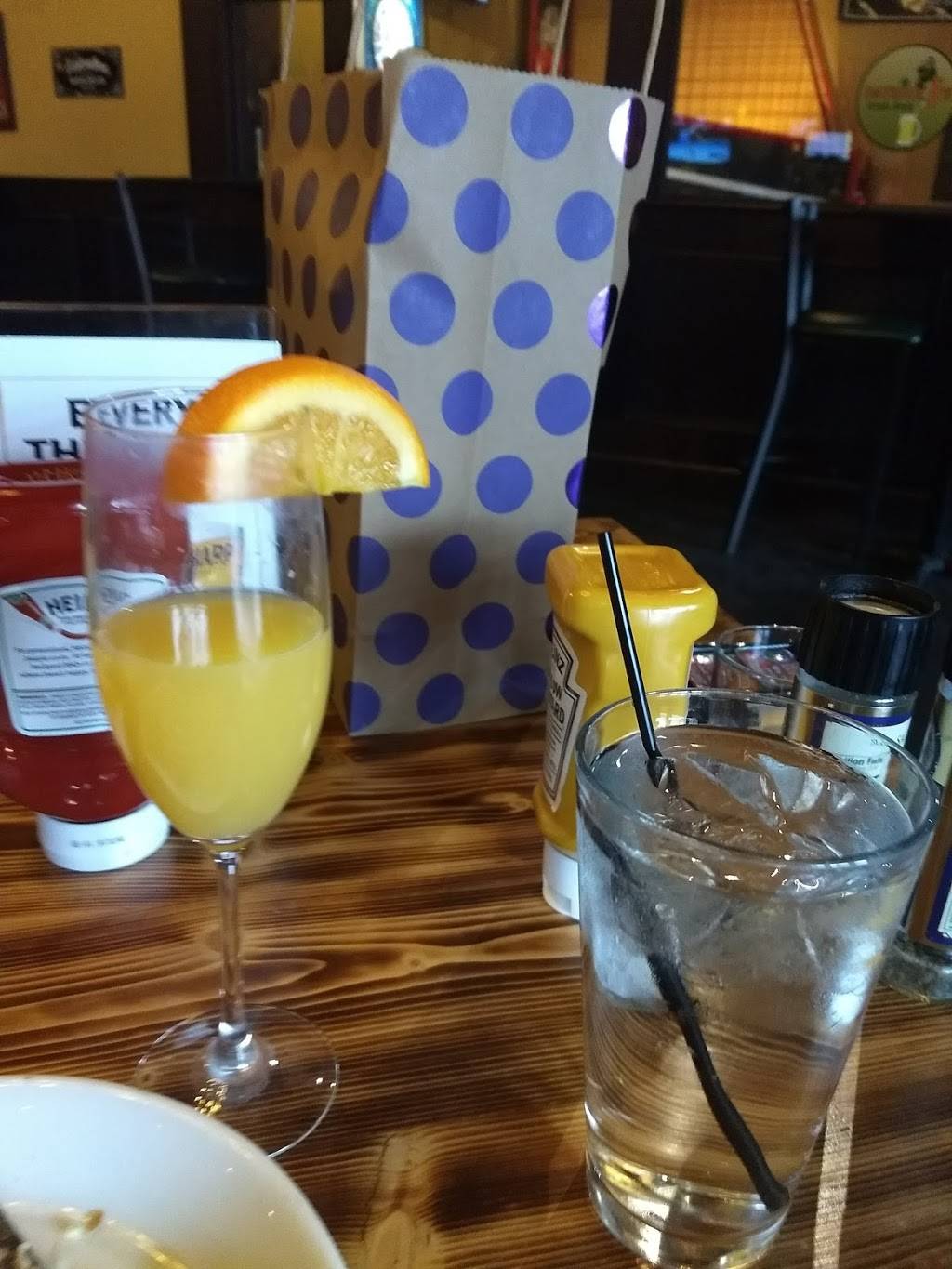 Patrick Js Irish Pub | restaurant | 3052 Twelve Mile Rd, Berkley, MI 48072, USA | 2482683909 OR +1 248-268-3909