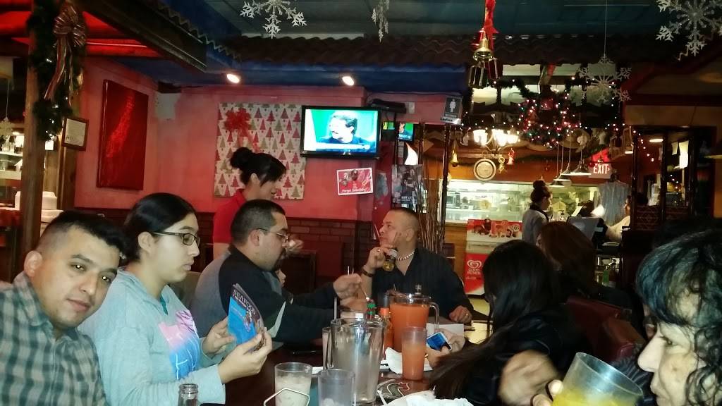 Tolucas Restaurant | restaurant | 1419 Washington St, Waukegan, IL 60085, USA | 8472495183 OR +1 847-249-5183