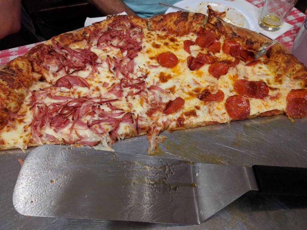 Vincenzos Newhall Pizza | restaurant | 24504 1/2 Lyons Ave, Santa Clarita, CA 91321, USA | 6612596733 OR +1 661-259-6733