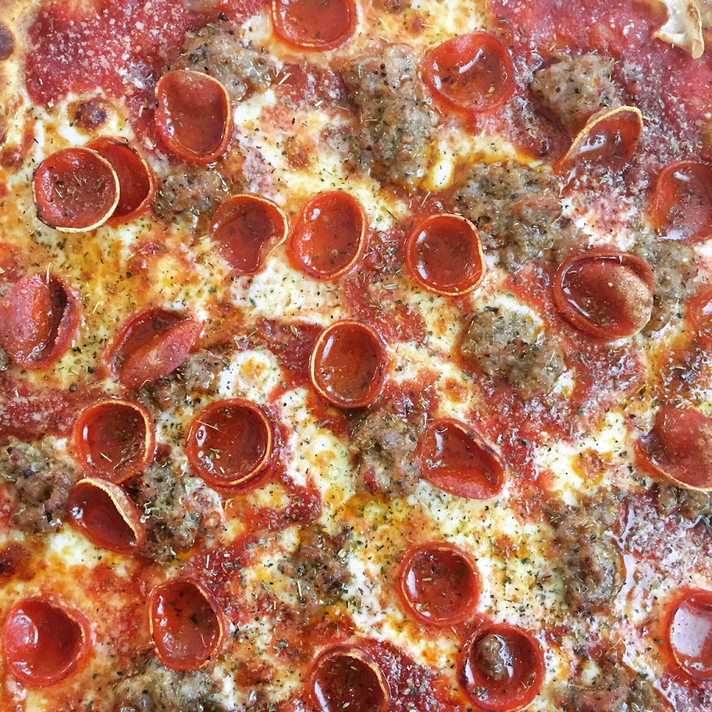 Juicys Pizza | restaurant | 155 Park St, Lakeport, CA 95453, USA | 7074133080 OR +1 707-413-3080