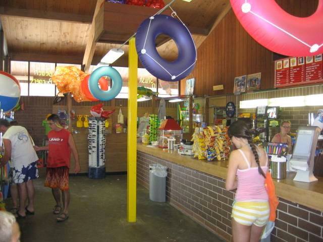 Beachplace at Holland Park Cafe | restaurant | 2415 Ottawa Beach Rd, Holland, MI 49424, USA | 6163992939 OR +1 616-399-2939