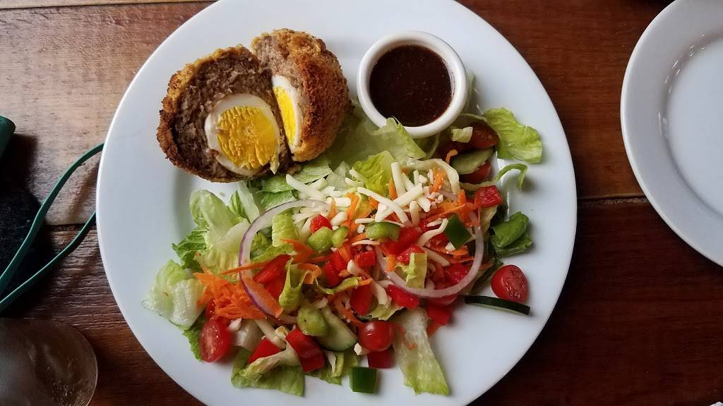 MacLaomainns Scottish Pub | restaurant | 52 S Main St, Chester, VT 05143, USA | 8028756227 OR +1 802-875-6227