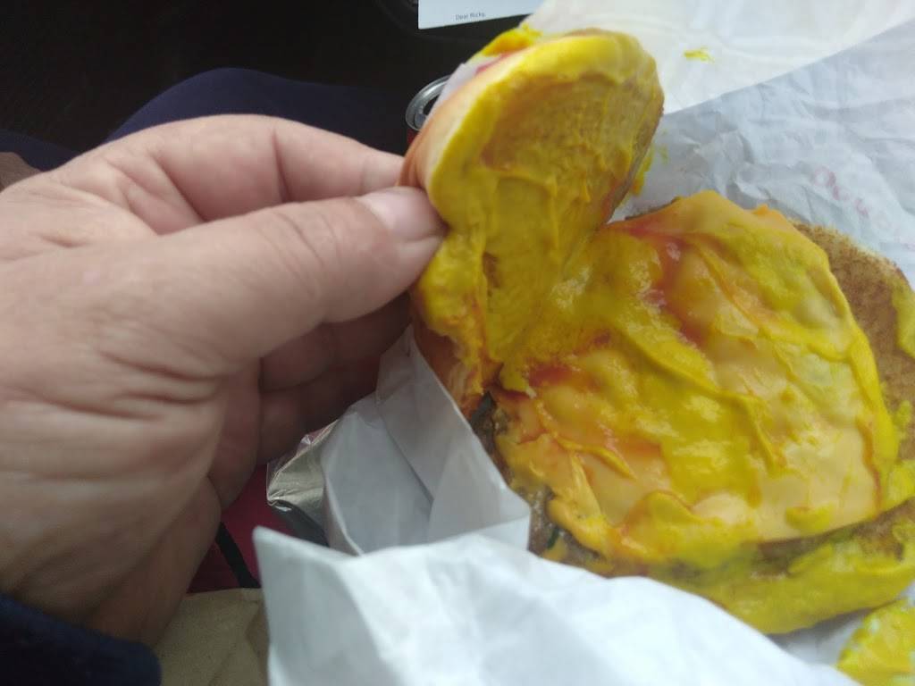 Dairy Queen | restaurant | 1225 S Main St, Lewistown, IL 61542, USA | 3095473800 OR +1 309-547-3800