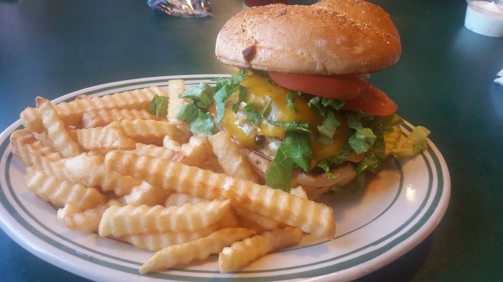 Philanders Grill & Bar | restaurant | 1000 US-10, Prescott, WI 54021, USA | 7152623828 OR +1 715-262-3828