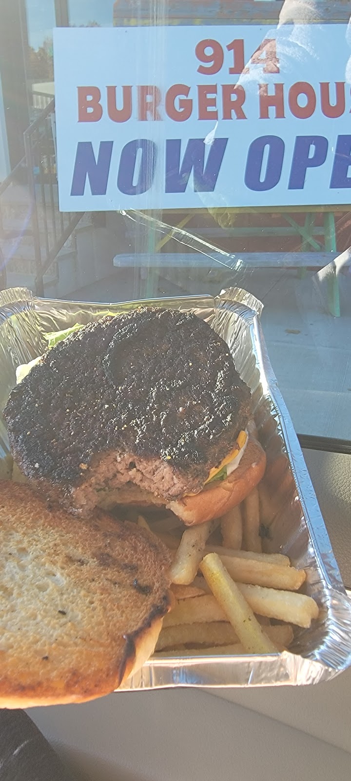 914 Burger House | restaurant | 2475 Central Park Ave, Yonkers, NY 10710, USA | 9149204424 OR +1 914-920-4424