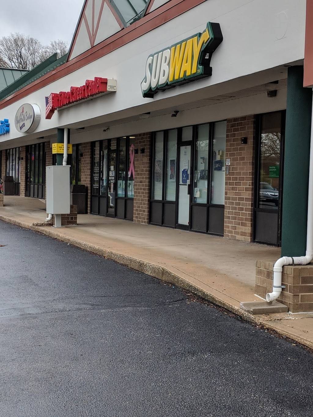 Subway | restaurant | 180 Leader Heights Suite H, York, PA 17402, USA | 7177419271 OR +1 717-741-9271