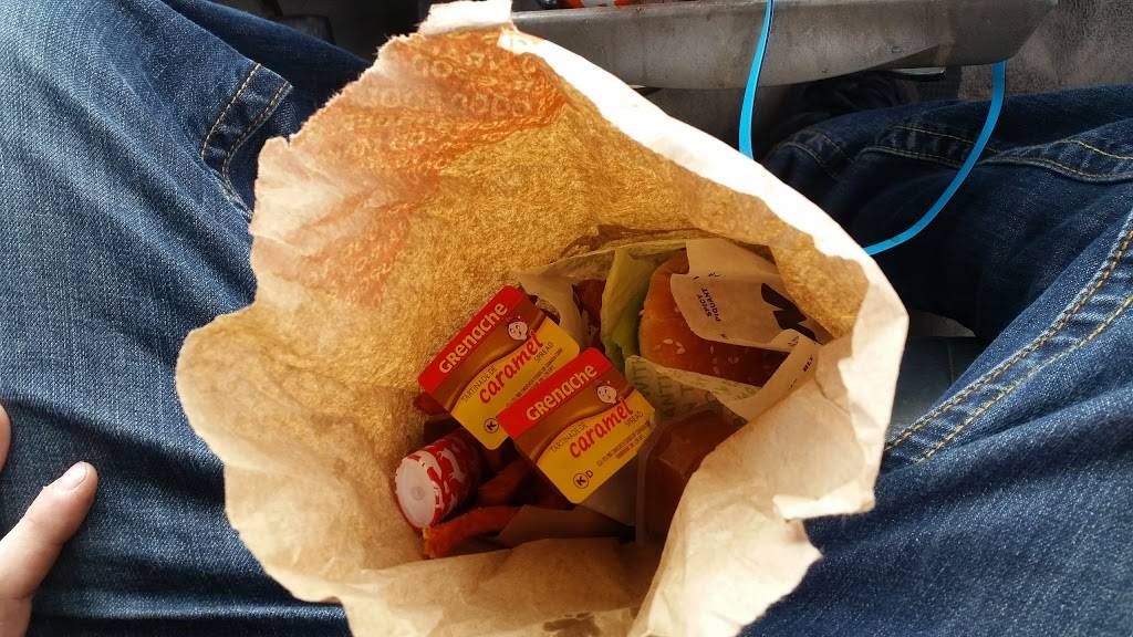 A&W Canada | restaurant | 2525 Boulevard de la Grande-Allée, Boisbriand, QC J7H 1E3, Canada | 4504209052 OR +1 450-420-9052