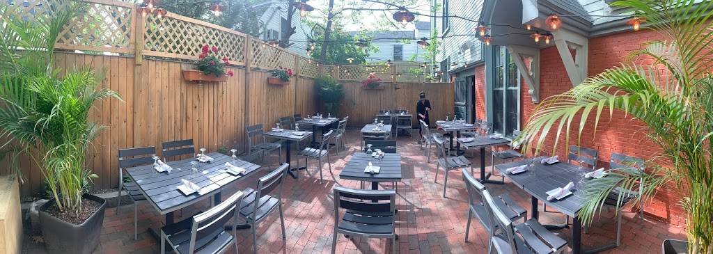 Steeple Hall at Mission Oak Grill | restaurant | 26 Green St, Newburyport, MA 01950, USA | 9789610926 OR +1 978-961-0926