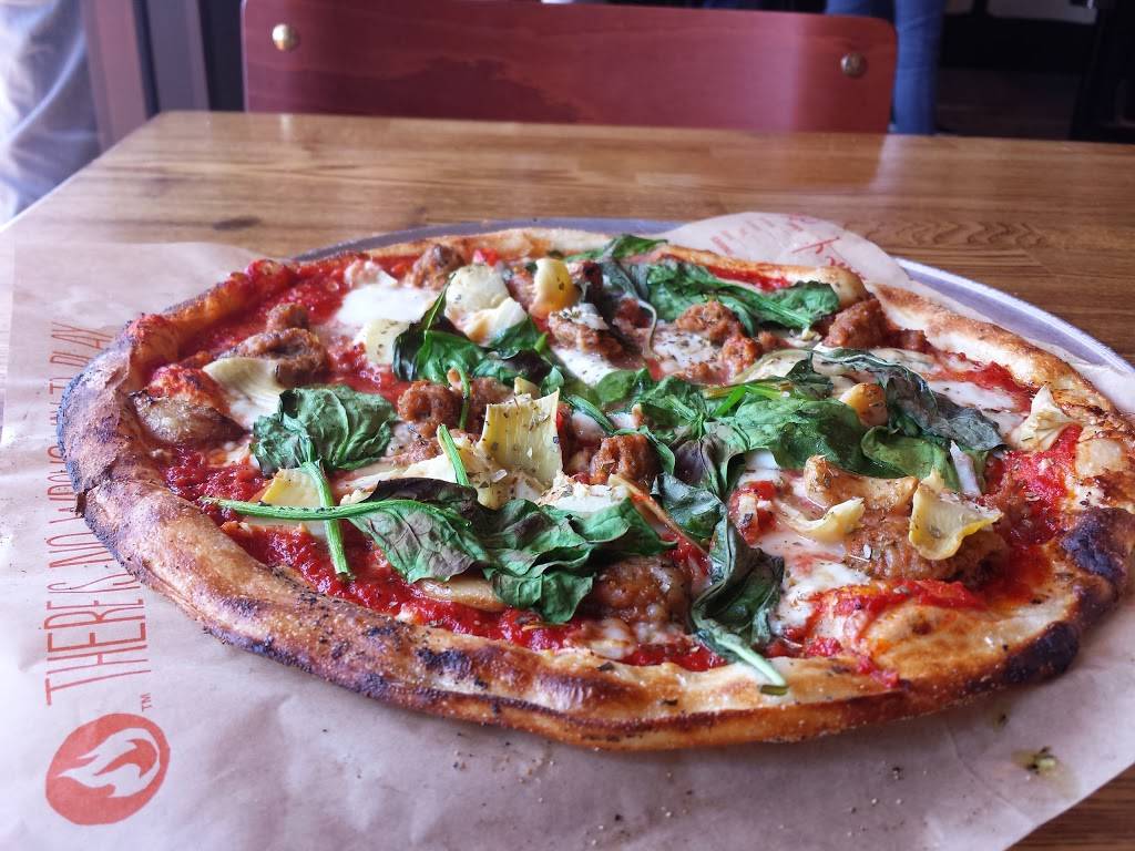 Blaze Pizza | meal takeaway | 5620 Paseo Del Norte, Carlsbad, CA 92008, USA | 7608945029 OR +1 760-894-5029