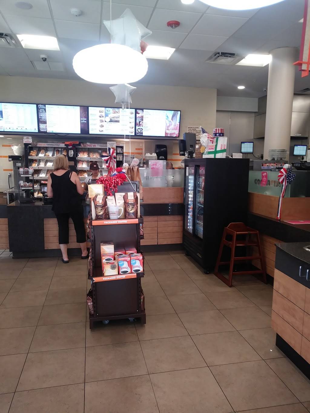 Dunkin | bakery | 6710 Main St Suite 132, Miami Lakes, FL 33014, USA | 3056020388 OR +1 305-602-0388