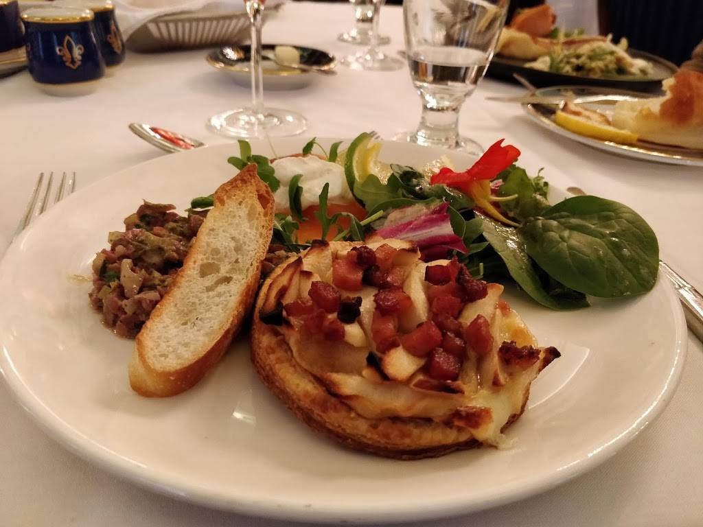 Restaurant Le Parlementaire | restaurant | 1045 Rue des Parlementaires, Québec, QC G1A 1A3, Canada | 4186436640 OR +1 418-643-6640