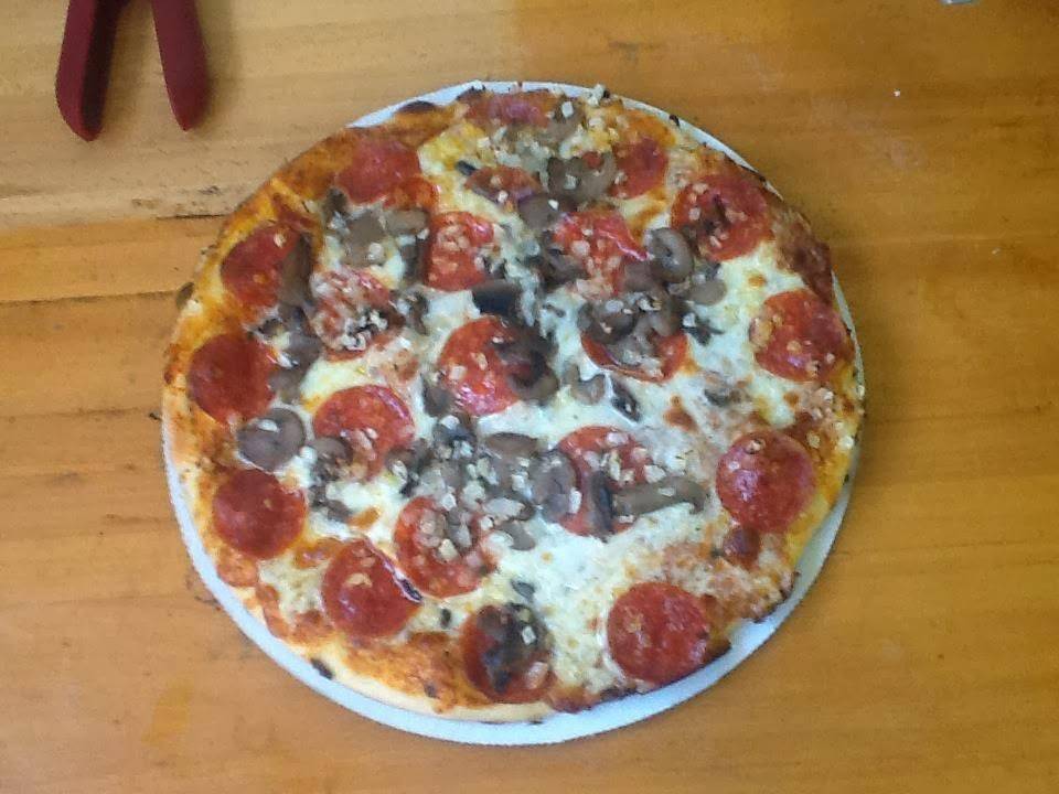 Uncle Joes Pizza | restaurant | 940 Fox, Middle Bass, OH 43446, USA | 4192852608 OR +1 419-285-2608