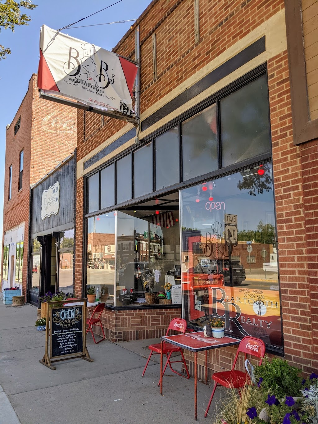 Bobs Diner & Bakery | restaurant | 509 Greybull Ave, Greybull, WY 82426, USA | 3073732554 OR +1 307-373-2554