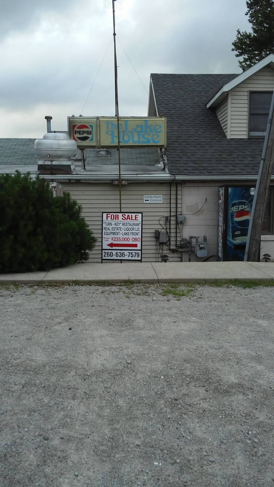 Lake House | restaurant | 3045 E State Rd 8, Albion, IN 46701, USA | 2606367579 OR +1 260-636-7579