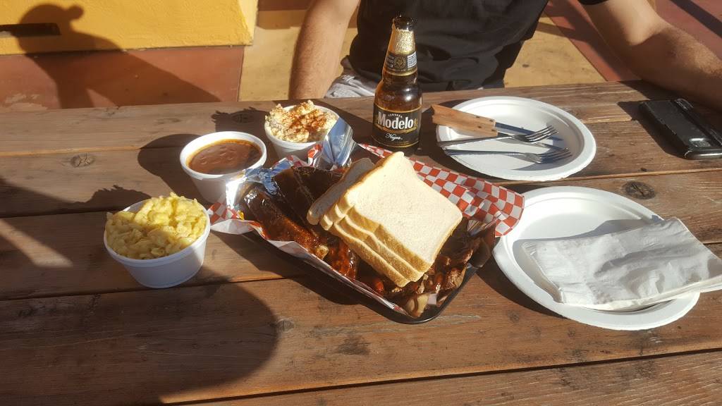 T & R Taste of Texas Barbeque | restaurant | 3621 Broadway, Sacramento, CA 95817, USA | 9167391669 OR +1 916-739-1669