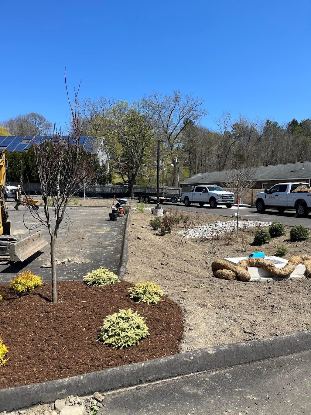 Starbucks | cafe | 145 Housatonic St, Lee, MA 01238, USA | 4133274959 OR +1 413-327-4959