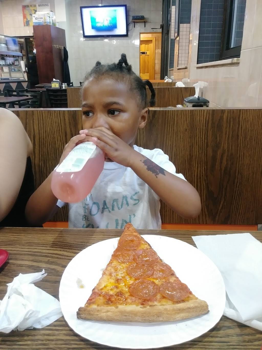 Leones Pizzeria | restaurant | 84-02 Cooper Ave, Glendale, NY 11385, USA | 7188944132 OR +1 718-894-4132