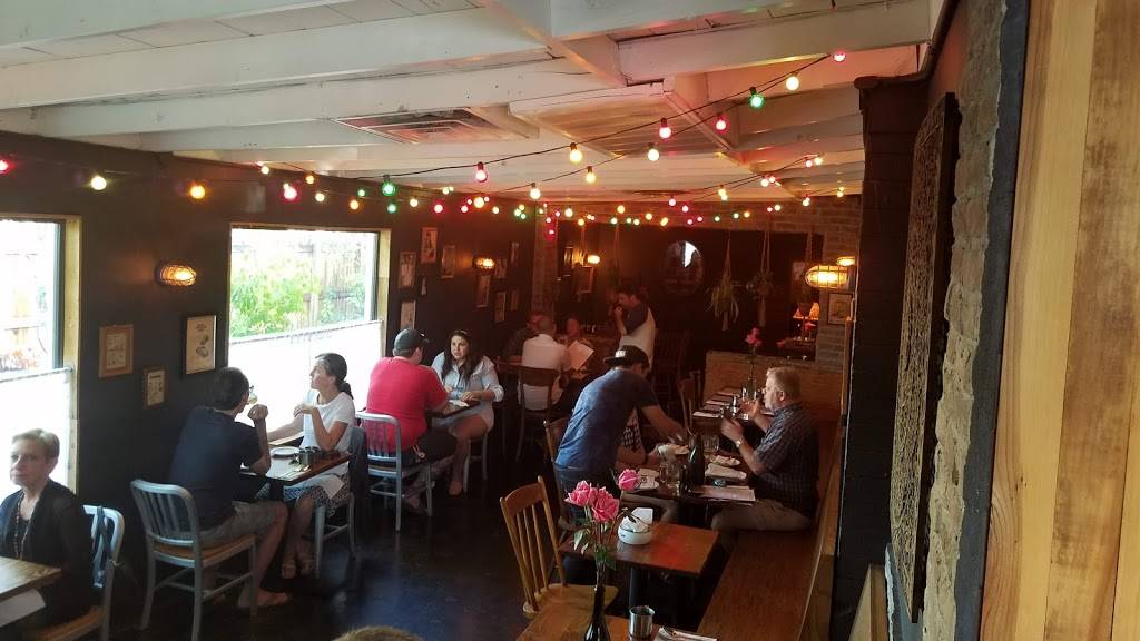 Glai Baan | restaurant | 2333 E Osborn Rd, Phoenix, AZ 85016, USA | 6025955881 OR +1 602-595-5881