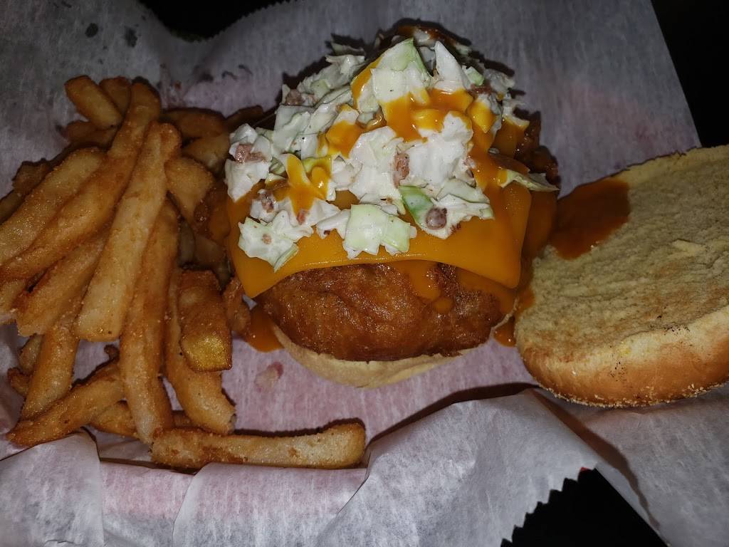 Quarter Mile Diner | restaurant | 69 Wardensville Industrial Park Rd, Wardensville, WV 26851, USA | 3048743066 OR +1 304-874-3066