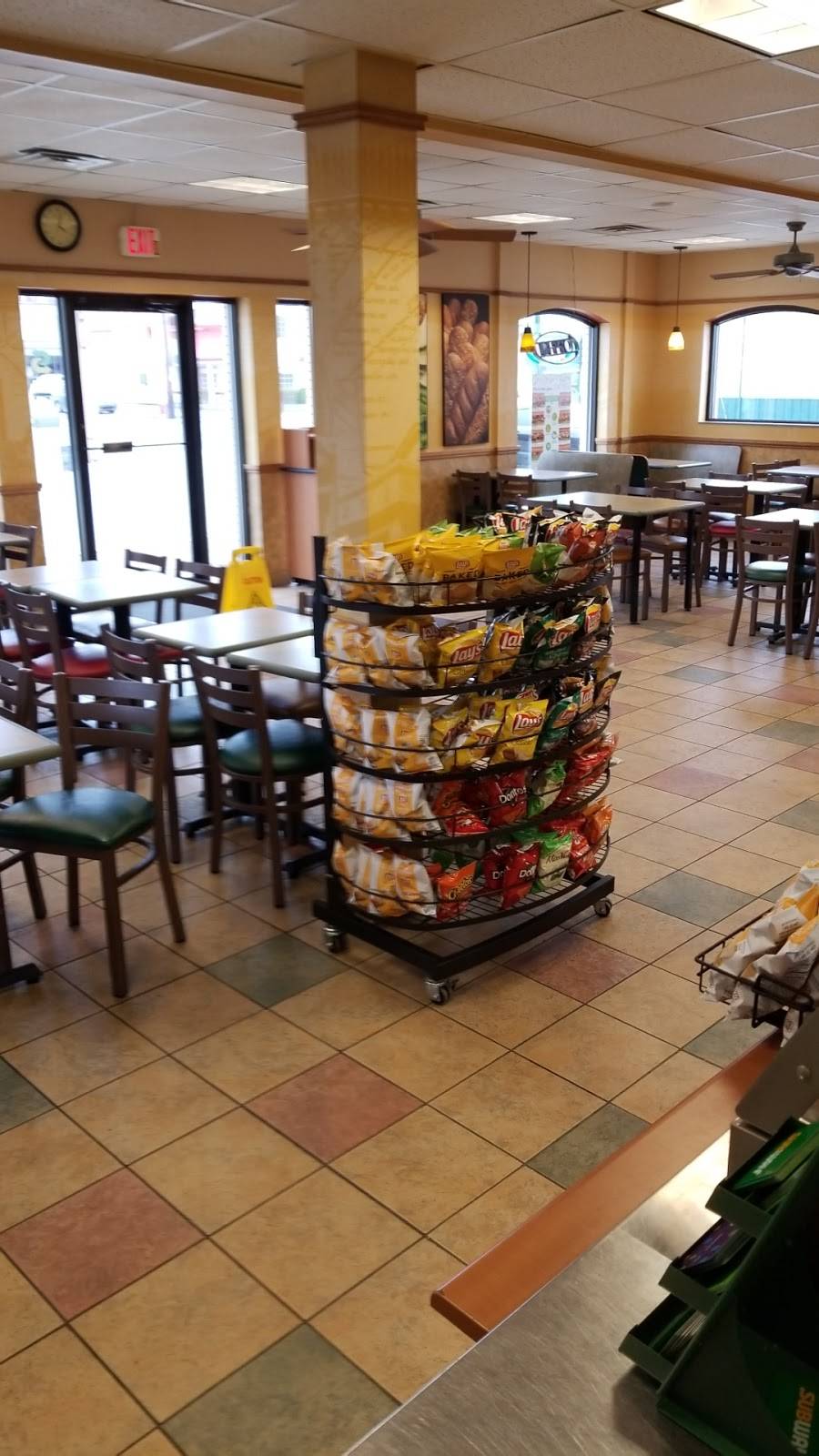 Subway | restaurant | 510 N St Joseph Ave, Evansville, IN 47712, USA | 8124230035 OR +1 812-423-0035