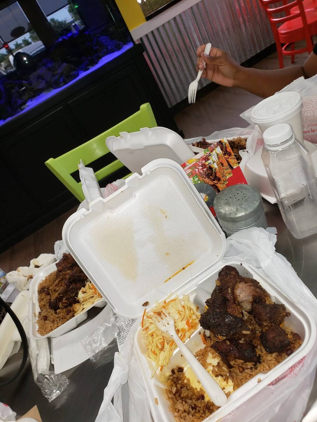 Dutch Pot Jamaican Restaurant | restaurant | 4095 Haverhill Rd, West Palm Beach, FL 33417, USA | 5615579952 OR +1 561-557-9952