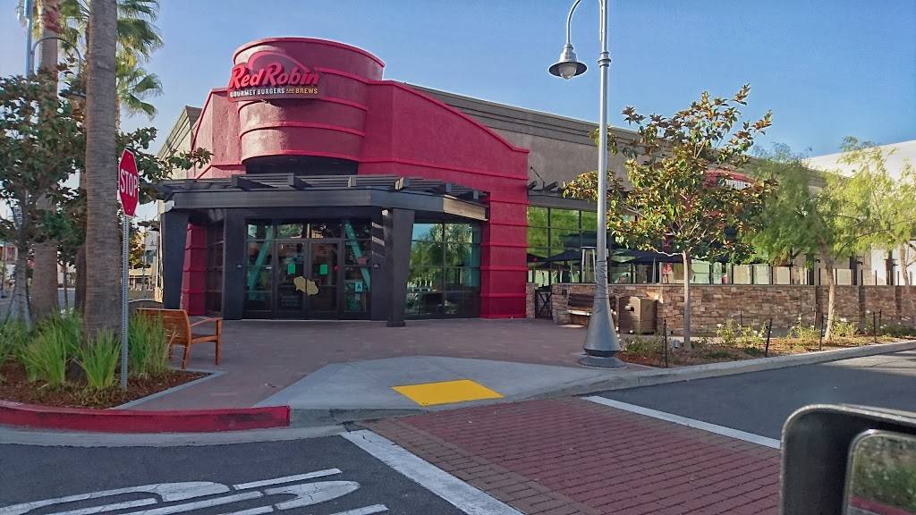 Red Robin Gourmet Burgers and Brews | restaurant | 40820 Winchester Rd #1070, Temecula, CA 92591, USA | 9512961667 OR +1 951-296-1667